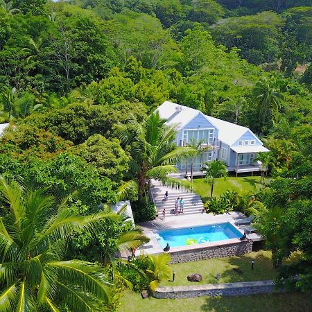 Red Coconut Self-Catering Apartment Baie Lazare  Exterior photo